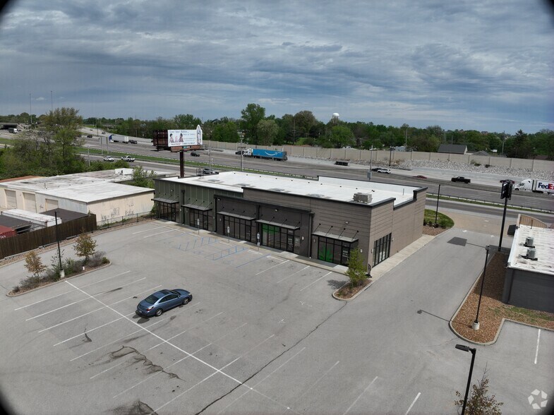 1560 Veterans Memorial Pkwy, Saint Charles, MO à louer – Image 3 sur 23
