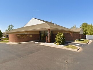 Plus de détails pour 11 Garvey Pky, Saint Charles, MO - Bureau à vendre