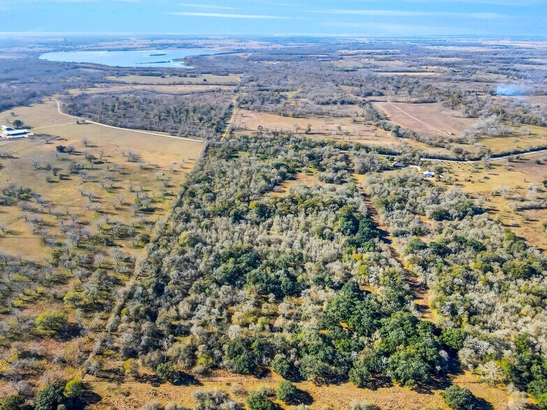 433 Mackhank Rd, Boling, TX à vendre - Photo de l’immeuble – Image 2 sur 4