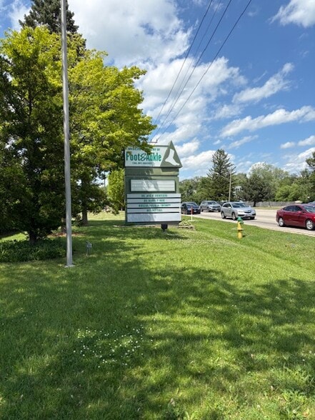 1200 N Green Bay Rd, Waukegan, IL à vendre - Photo de l’immeuble – Image 2 sur 13