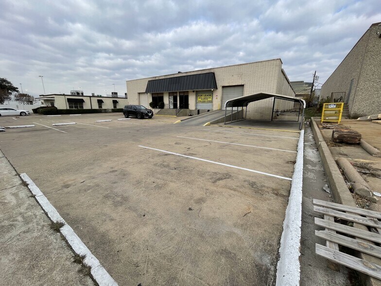 2663-2669 Tarna Dr, Dallas, TX à louer - Photo de l’immeuble – Image 3 sur 5