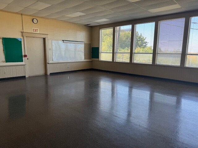 21211 Coburg Rd, Harrisburg, OR à vendre - Photo de l’immeuble – Image 2 sur 2
