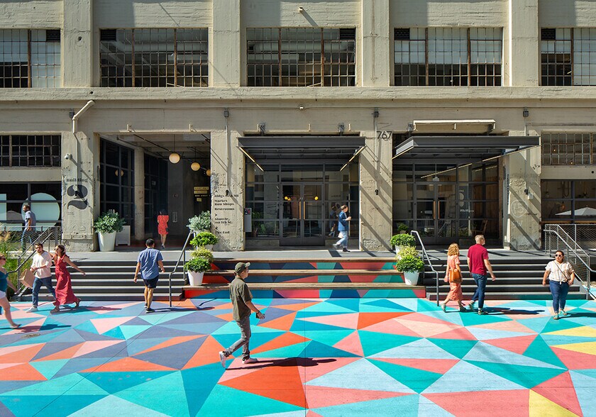 777 S Alameda St, Los Angeles, CA à louer - Photo de l’immeuble – Image 2 sur 18