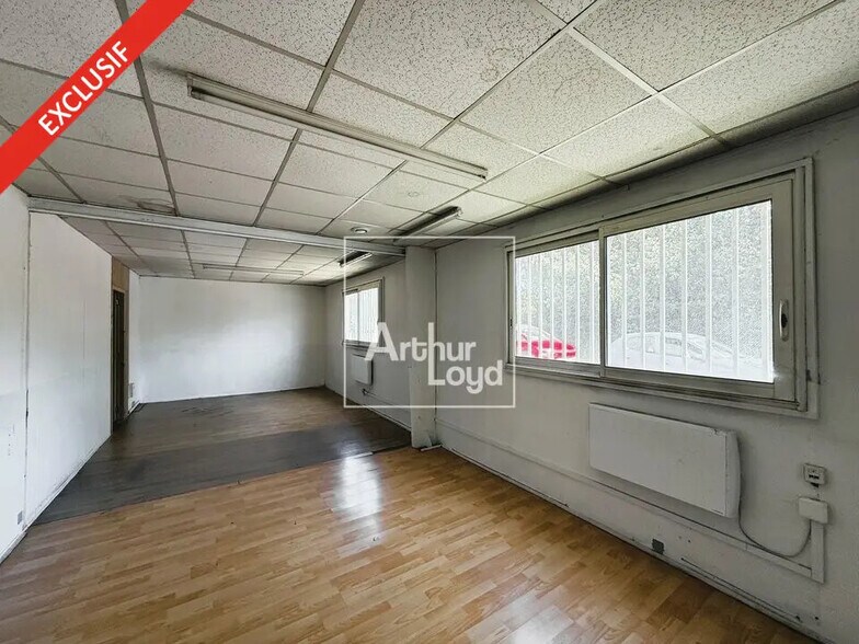 Bureau dans Montereau-Fault-Yonne à louer - Photo de l’immeuble – Image 3 sur 5