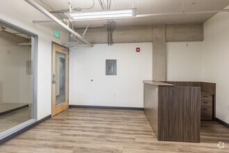 80 SE Madison St, Portland, OR à louer Photo intérieure– Image 2 sur 7