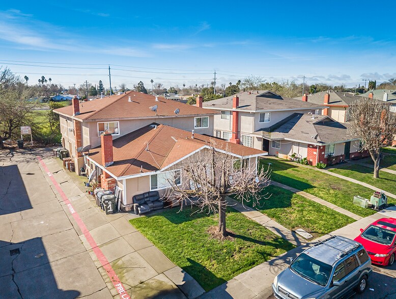 10 Nedra Ct, Sacramento, CA à vendre - Photo principale – Image 1 sur 38