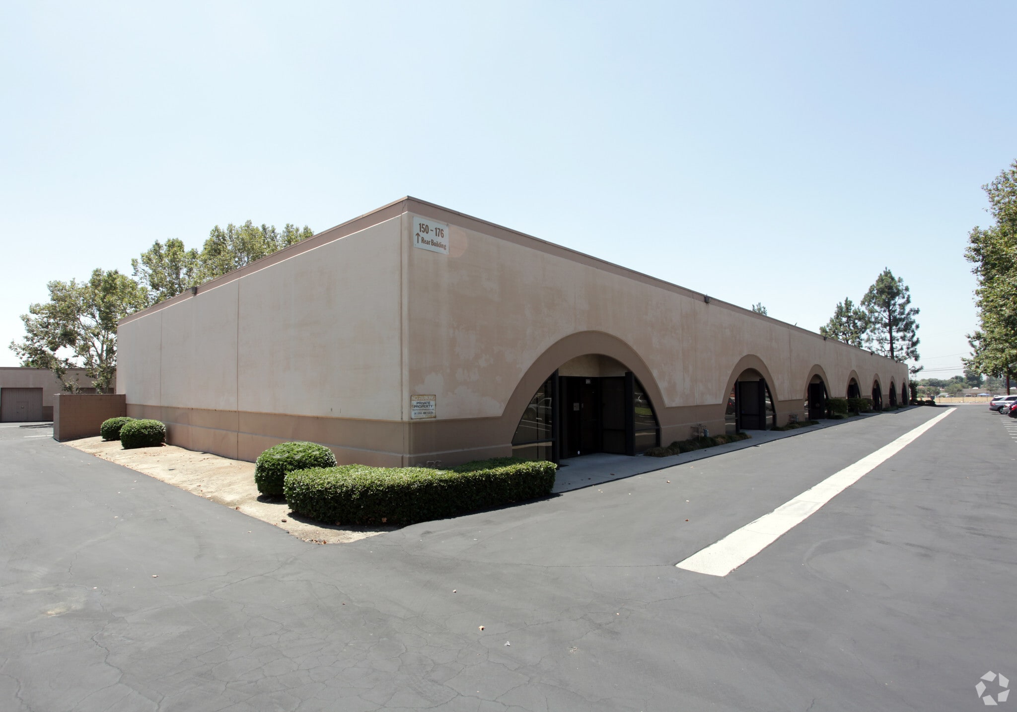 120-146 W Pomona Ave, Monrovia, CA à vendre Photo principale– Image 1 sur 16