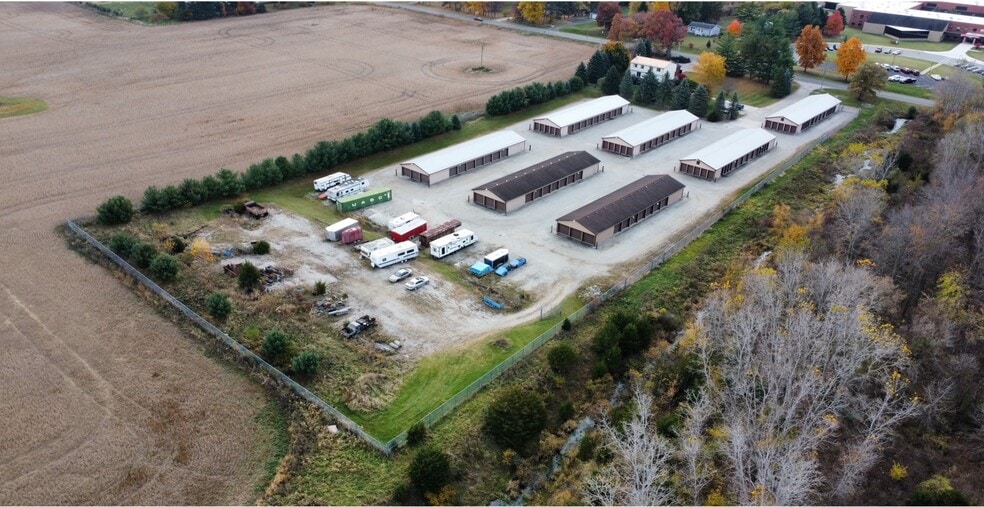 2564 W Britton Rd, Perry, MI à vendre - Photo de l’immeuble – Image 3 sur 8