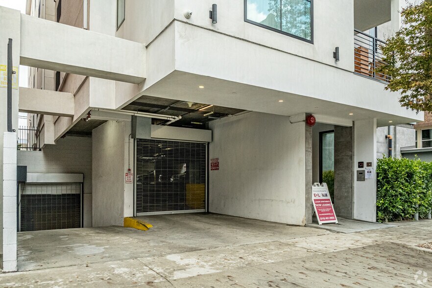 744 S Mariposa Ave, Los Angeles, CA à vendre - Photo de l’immeuble – Image 3 sur 22