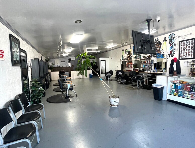 1032 E Compton Blvd, Compton, CA à vendre - Photo de l’immeuble – Image 3 sur 8