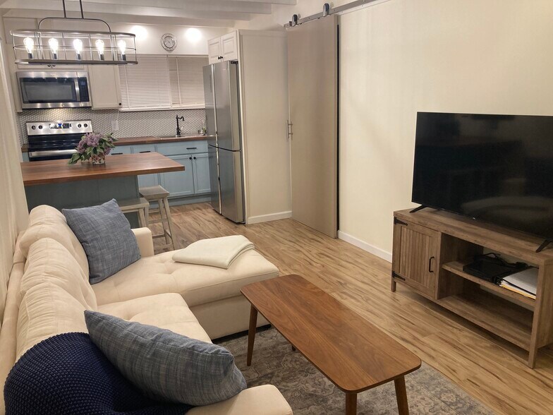 6264 E Highway 20, Lucerne, CA à vendre - Photo intérieure – Image 3 sur 8