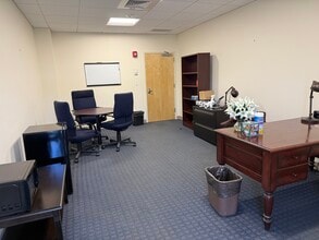 3-6 Thorndal Cir, Darien, CT à louer Photo intérieure– Image 1 sur 2