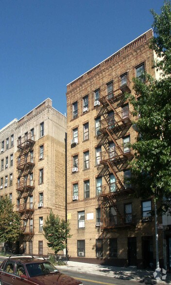 67 Multifamily Units near Fieldston portefeuille de 2 biens à vendre sur LoopNet.fr - Photo principale – Image 1 sur 2