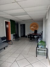835 NW 7th Ter, Fort Lauderdale, FL à louer Photo intérieure– Image 2 sur 5
