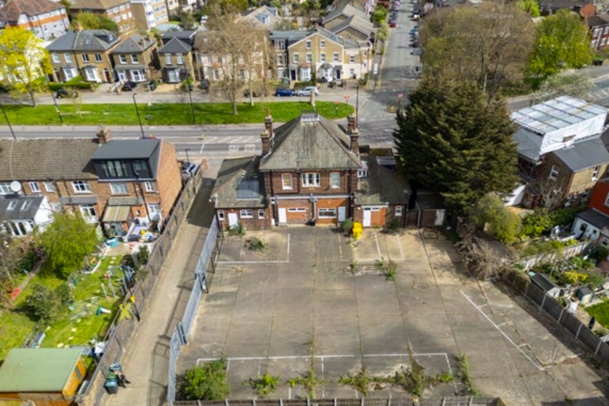 69a Bounds Green Rd, Londres à vendre - Photo de l’immeuble – Image 3 sur 7