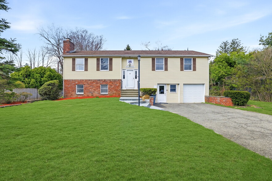 3 Macdonald Ave, Armonk, NY à vendre - Photo principale – Image 1 sur 12