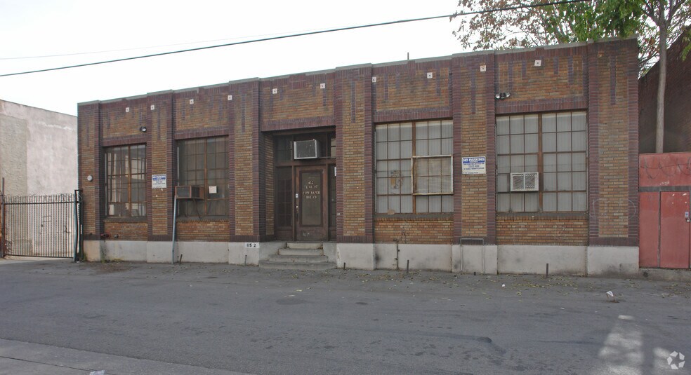 652 61st St, Los Angeles, CA à louer - Photo de l’immeuble – Image 3 sur 25