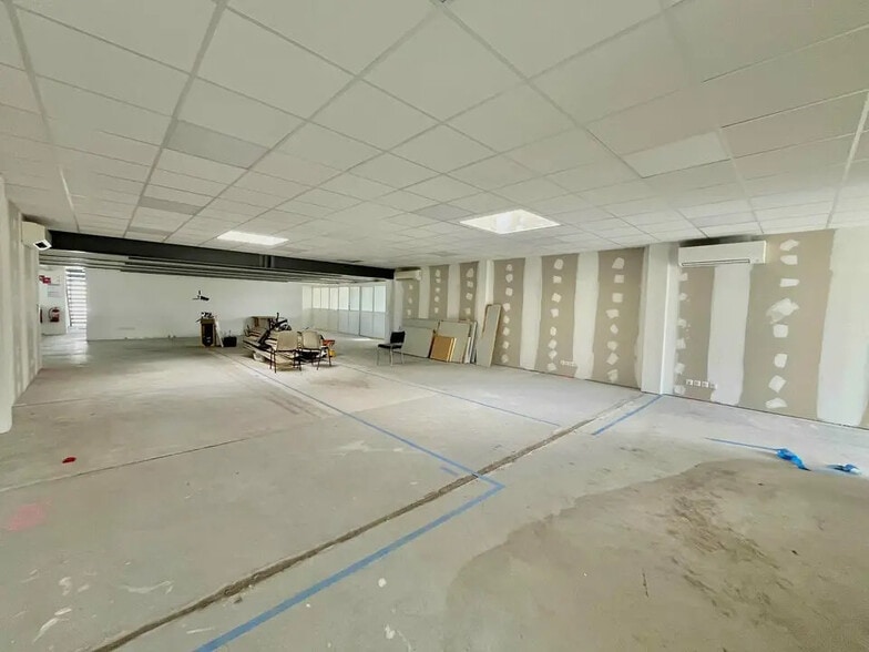 Bureau dans Montauroux à louer - Photo de l’immeuble – Image 3 sur 9