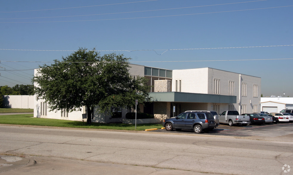 2200 Smith Barry Rd, Pantego, TX à louer - Photo de l’immeuble – Image 3 sur 3