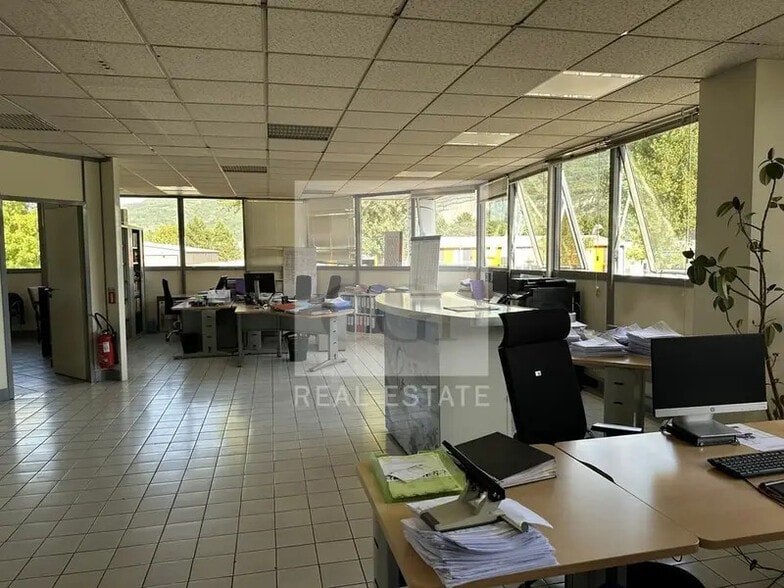 Local d'activités dans Moirans à vendre - Photo intérieure – Image 2 sur 11