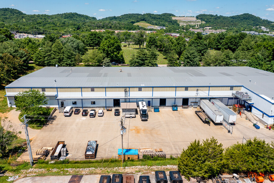 104 Southeast Pky, Franklin, TN à louer - Photo de l’immeuble – Image 3 sur 26