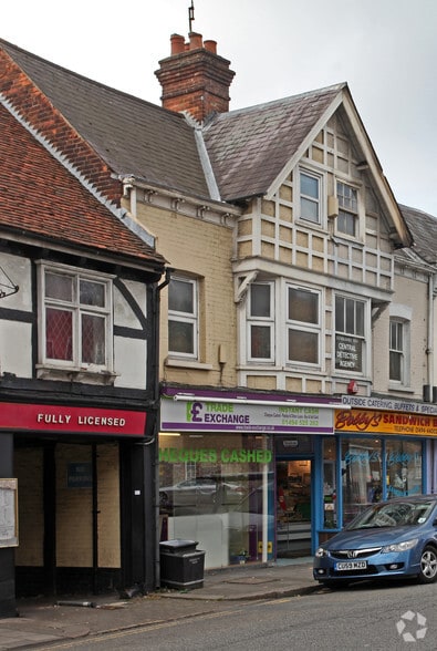 84-84B Easton St, High Wycombe à louer - Photo principale – Image 1 sur 11