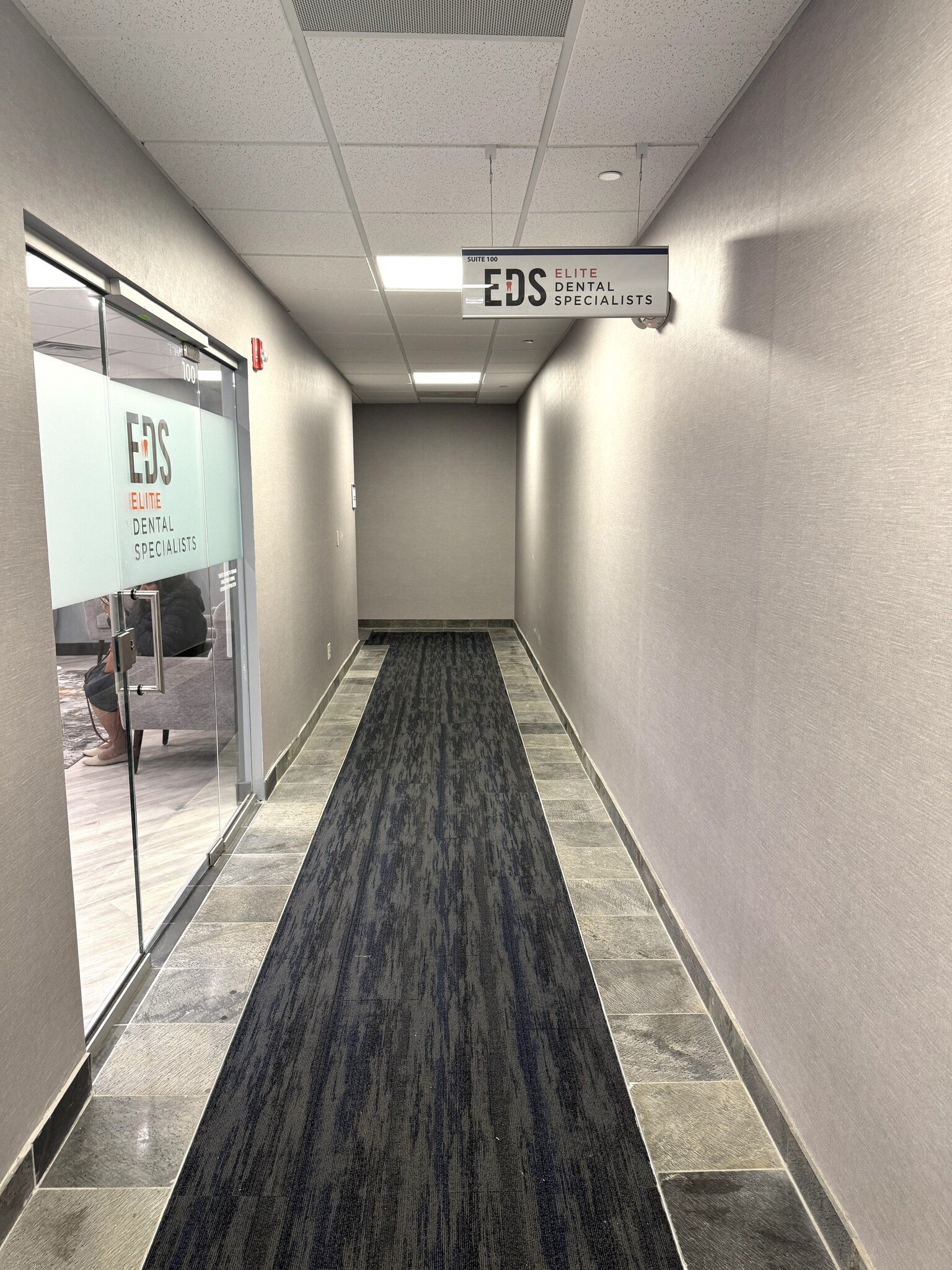 1250 N Mill St, Naperville, IL à louer Photo intérieure– Image 1 sur 3