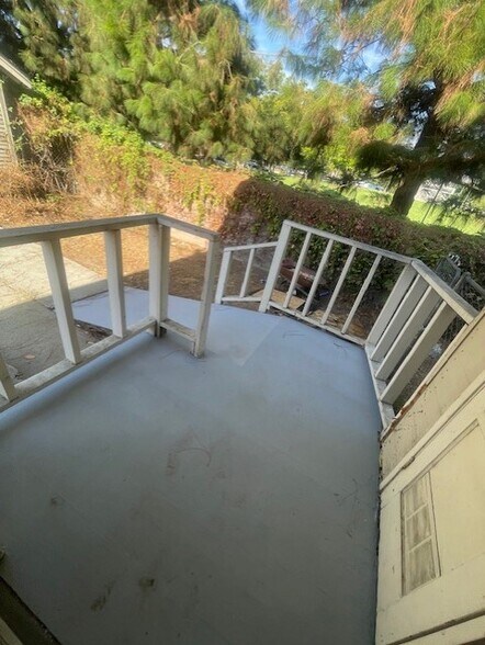 1101 W Burbank Blvd, Burbank, CA à louer - Photo de l’immeuble – Image 3 sur 24