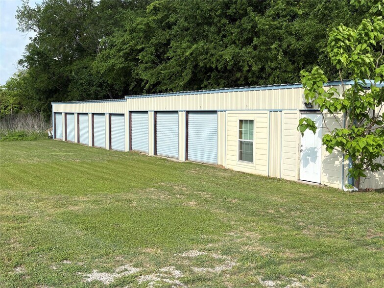 373 Industrial Blvd, Point, TX à vendre - Photo de l’immeuble – Image 3 sur 12
