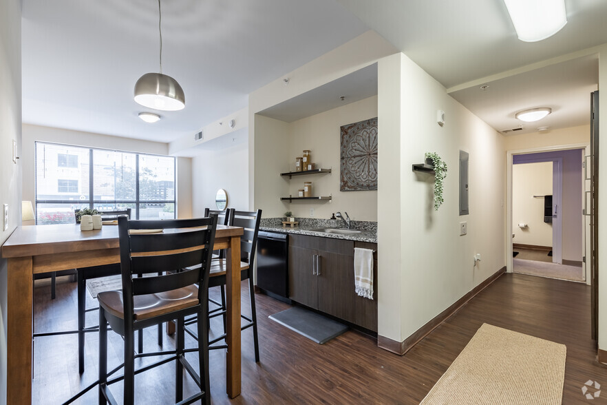112 Courtland St NE, Atlanta, GA à louer - Photo intérieure – Image 2 sur 30