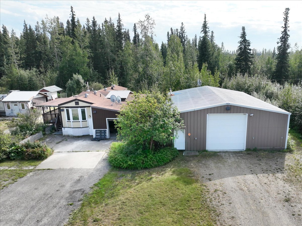 3427 Old Richardson Hwy, North Pole, AK à vendre Photo de l’immeuble– Image 1 sur 25