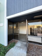 2521 W La Palma Ave, Anaheim, CA à louer Photo de l’immeuble– Image 2 sur 8