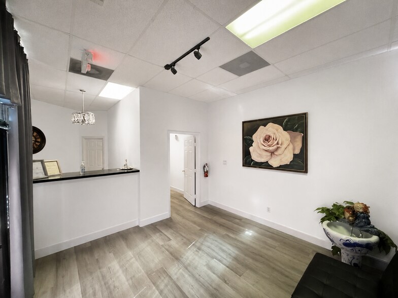 1550 E Tropicana Ave, Las Vegas, NV à louer - Photo intérieure – Image 2 sur 5