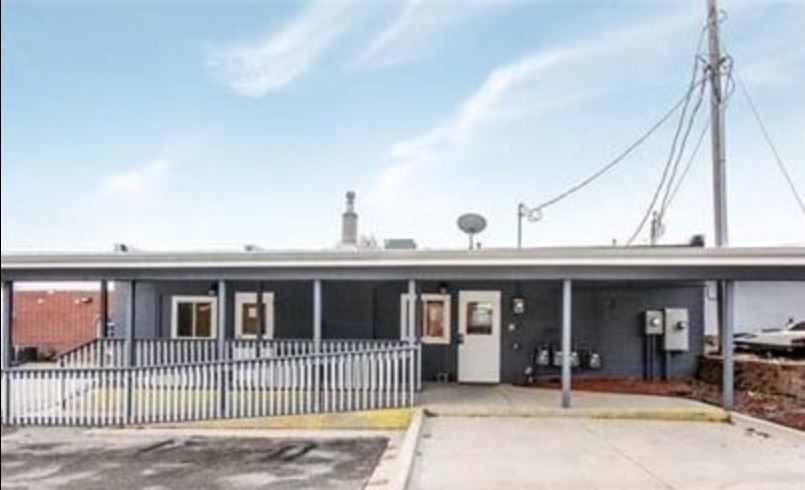 85 School St, Carlisle, IA à vendre - Photo principale – Image 1 sur 1