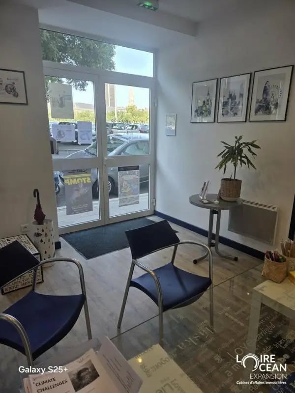 Plus de détails pour Local commercial à vendre