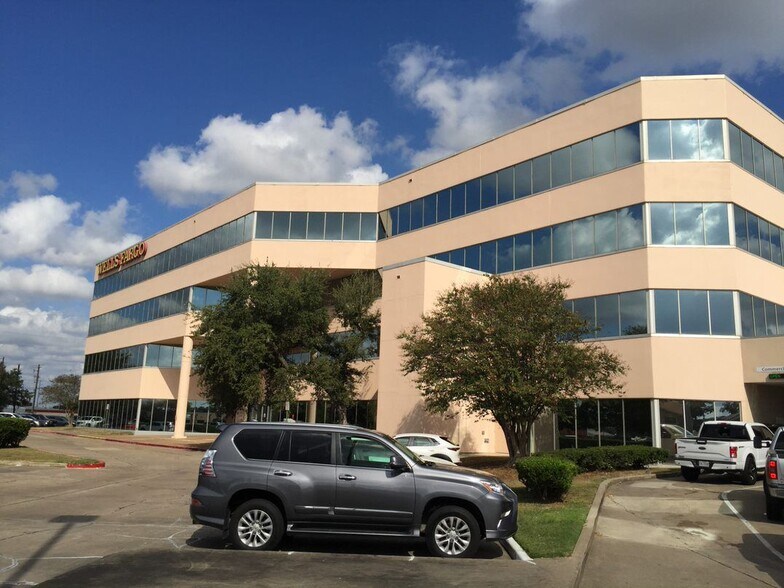 1501 E Mockingbird Ln, Victoria, TX à vendre - Photo de l’immeuble – Image 2 sur 12