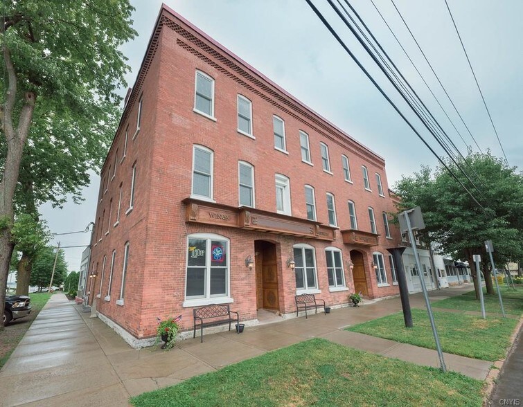 111 W Broadway St, Cape Vincent, NY à vendre - Photo principale – Image 1 sur 26
