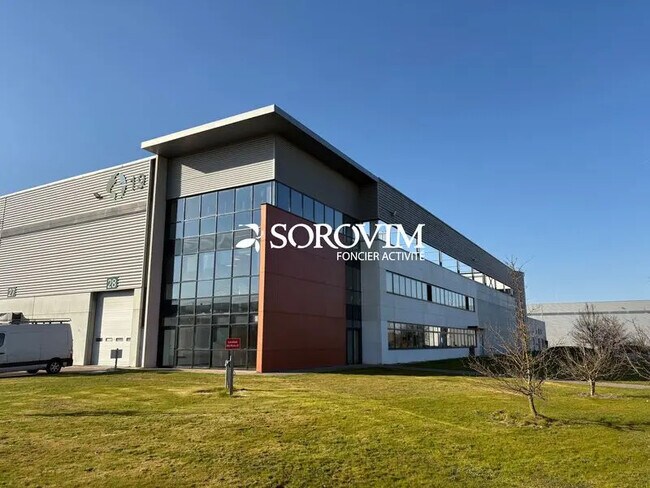 Plus de détails pour 45 Rue Santoyon, Saint-Quentin-Fallavier - Local d'activités, Industriel/Logistique à louer