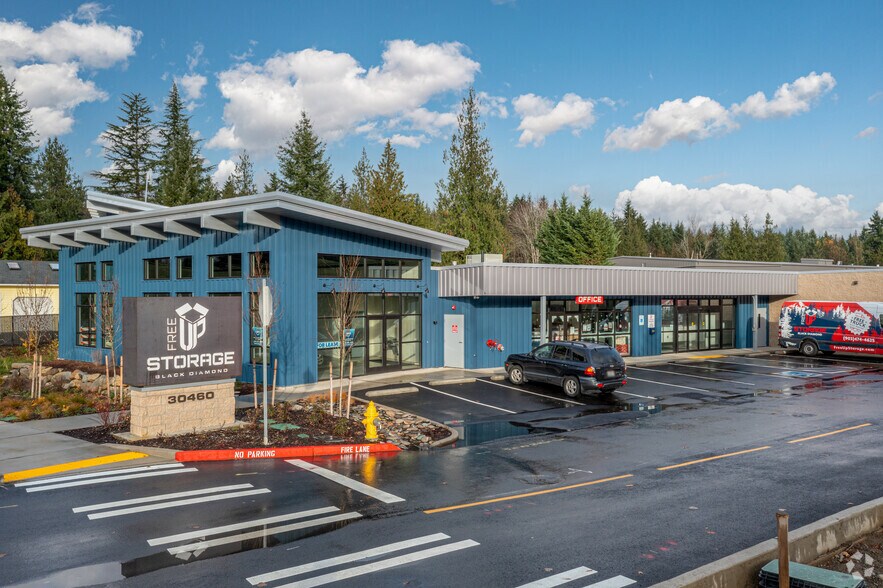 30460 3rd Ave, Black Diamond, WA à louer - Photo principale – Image 1 sur 8