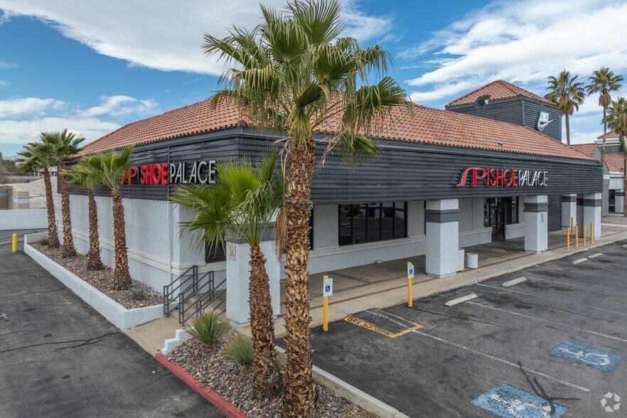 1725 S Rainbow Blvd, Las Vegas, NV à vendre - Photo principale – Image 1 sur 6