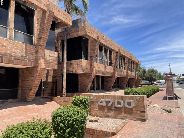 4700 E Thomas Rd, Phoenix, AZ à louer - Photo de l’immeuble – Image 1 sur 7