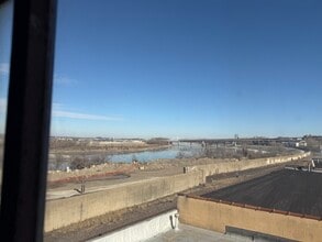 1350 Woodswether Rd, Kansas City, MO à louer Photo intérieure– Image 2 sur 3