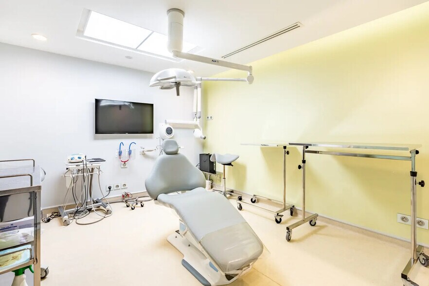 Bureau dans Paris à vendre - Photo de l’immeuble – Image 2 sur 17