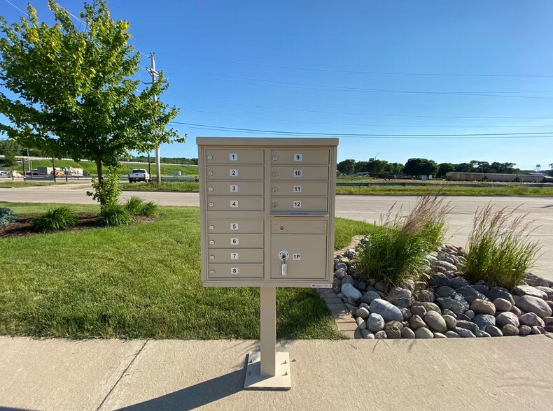 2101-2103 2nd Ave N, Silvis, IL à louer - Photo de l’immeuble – Image 3 sur 3