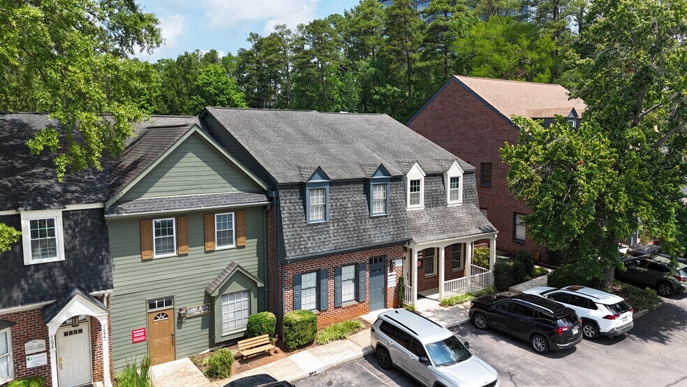 4088-4094 Barrett Dr, Raleigh, NC à louer - Photo de l’immeuble – Image 2 sur 11