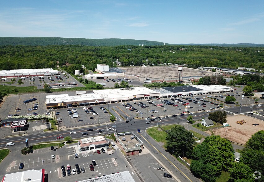700-800 Queen St, Southington, CT à louer - Photo principale – Image 1 sur 8