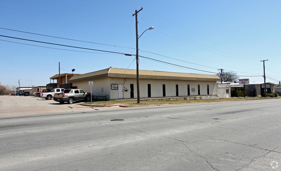 601 Riverside Dr, Fort Worth, TX à vendre - Photo de l’immeuble – Image 3 sur 15