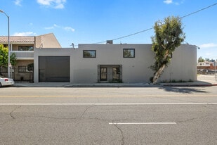 Large Industrial Building in Tarzana! - Commerce