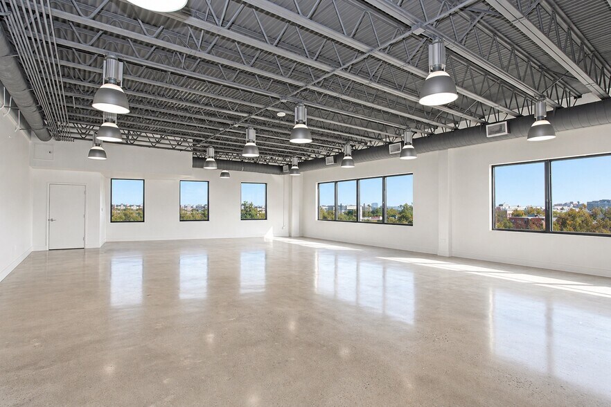 5150 Wilshire Blvd, Los Angeles, CA à louer - Photo de l’immeuble – Image 2 sur 5