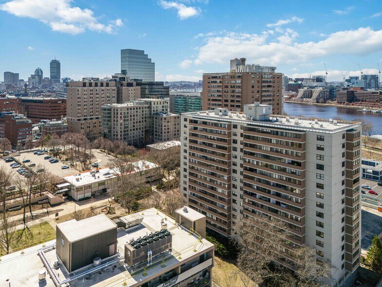 7 Whittier Pl, Boston, MA à vendre - Photo de l’immeuble – Image 3 sur 11